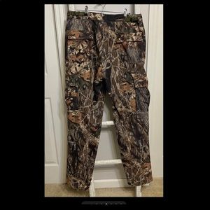 NWOT Mossy Oak Break Up Camo Pants.